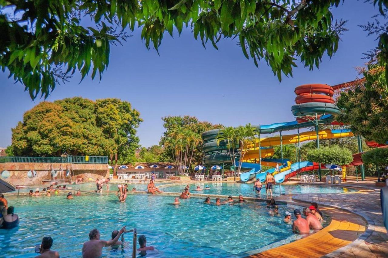 Caldas Novas - Piazza Diroma - Com Ingressos Do Acqua Park Todos Os Dias Exterior photo